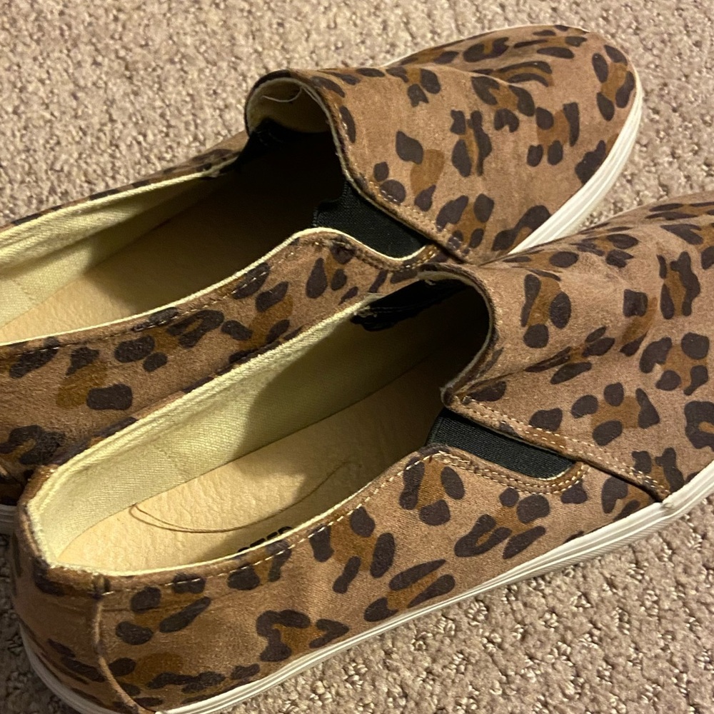 Slip on sneakers
